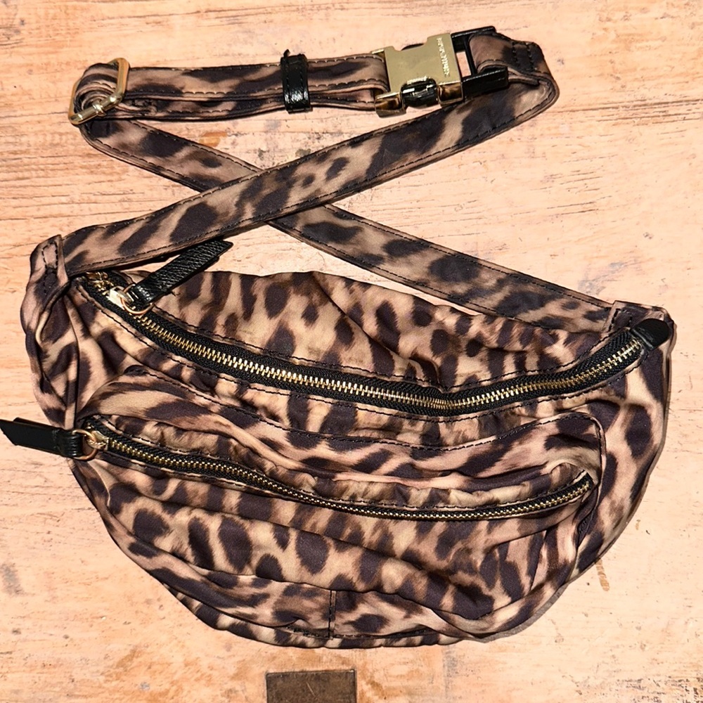 Leopard fanny pack by banana republic - Picture 1 of 5